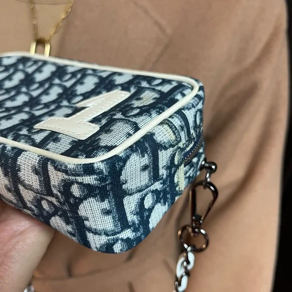 Authentic vintage Dior mini accesory pouch (HK30) - Picture 9 of 16